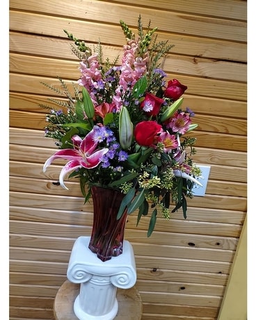 Sending Luxurious Love Flower Arrangement
