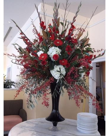 Red Beauty Flower Arrangement