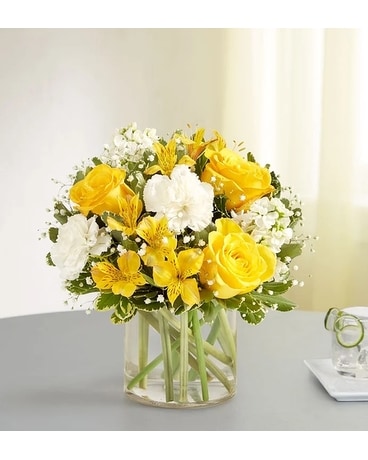 Yellow and White Delight Bouquet Flower Arrangement