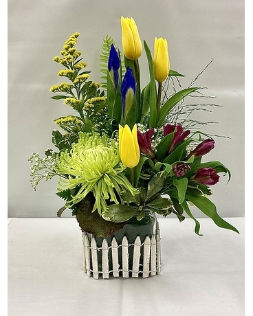 Picket Fence Bouquet Flower Arrangement
