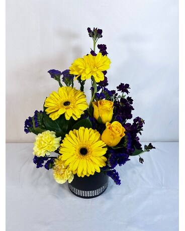 Darling Daisies Flower Arrangement