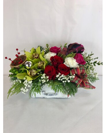 Home for the Holiday Flower Arrangement