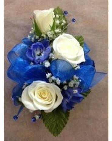 3 Miniature Rose Corsage Corsage