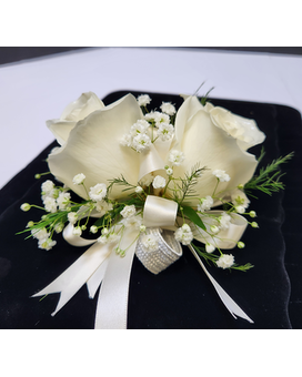★EMS★ CORSAGE FLAT BAGIVORY Simplicity Rose Corsage - $29.95 in North Babylon NY
