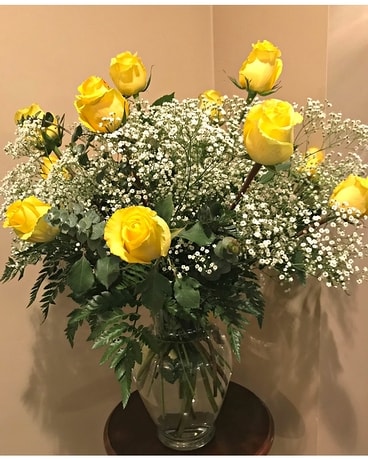 Dozen Yellow Roses Flower Arrangement