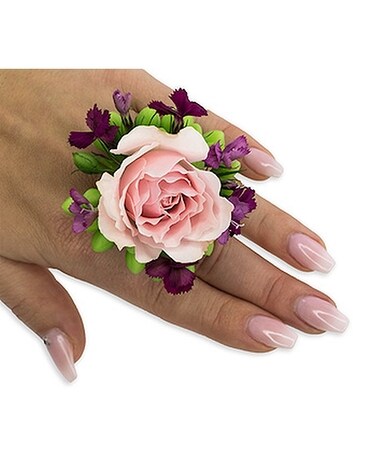 Prepster Floral Ring - by TeamFloral Flower Arrangement
