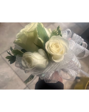 Prom Corsages & Boutonnieres Houston - River Oaks Flower House Prom Corsages & Boutonnieres Houston - River Oaks Flower House