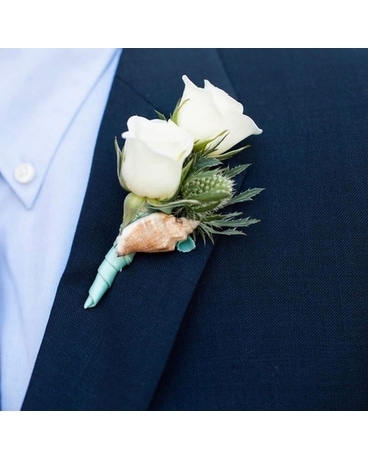 White boutonniere Boutonniere