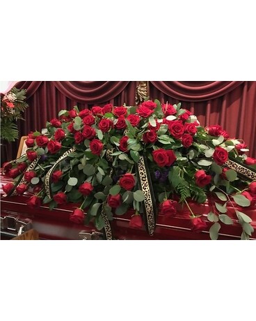 Sweet Rose Sympathy Arrangement