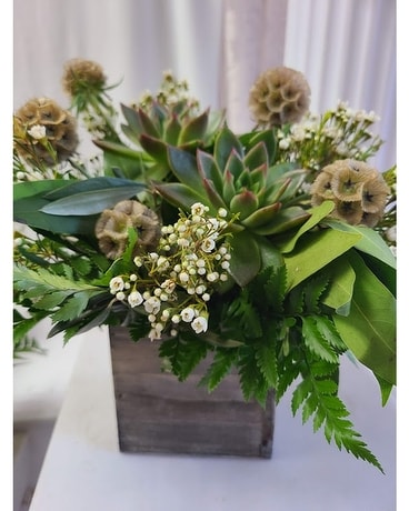 natures arrangment Flower Arrangement