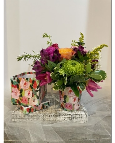 Keepsake Mug with Floral Arrangement Flower Arrangement