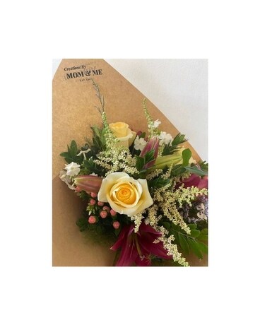 Designer's Choice Seasonal Handtied Bouquet