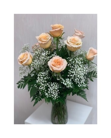 6 Peach Roses Flower Arrangement
