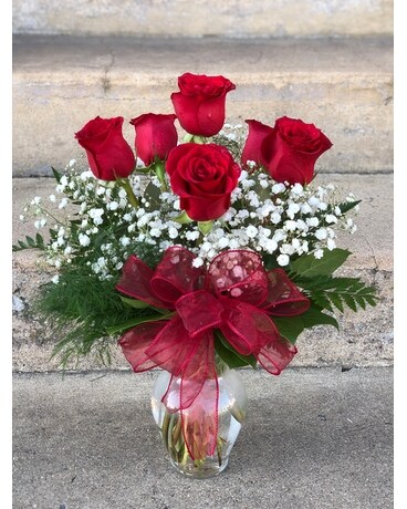 Classic Half Dozen Roses Flower Arrangement