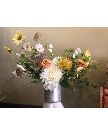 Exquisite Tuscan Kissed Bouquet Flower Arrangement