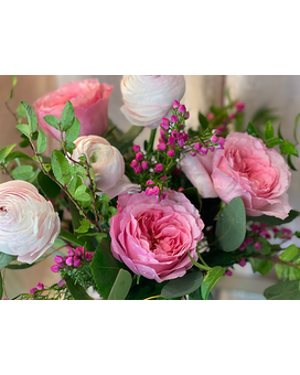 Queen Mayra Lux Garden Bouquet Flower Arrangement