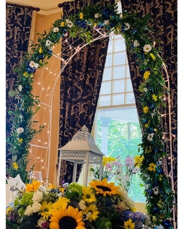 Summer Fresh Archway Garland Wedding Arrangement