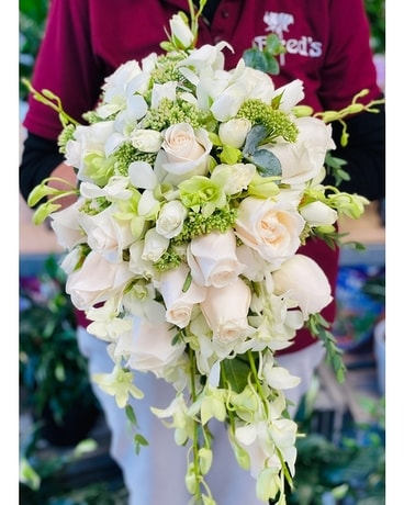 Cascading Elegance Wedding Arrangement