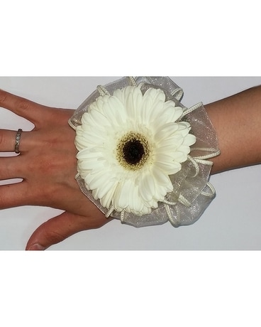 Gerbera Glam wristlet Corsage