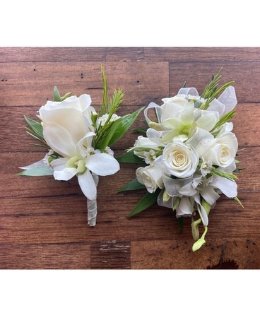 Ivory Rose Flower Arrangement