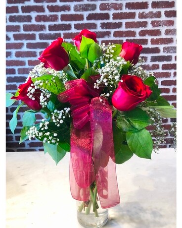 7 Roses Flower Arrangement
