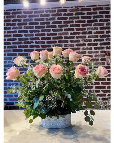 Rose Garden 12 Roses Flower Arrangement