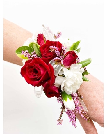 Rose Cluster Wrist Corsage Flower Arrangement