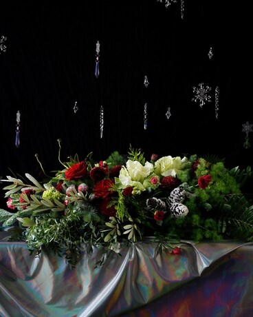 Norwegian Rosewood // Centerpiece Flower Arrangement