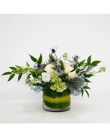 Tranquility Vase Design & Sign-In Flower Arrangement