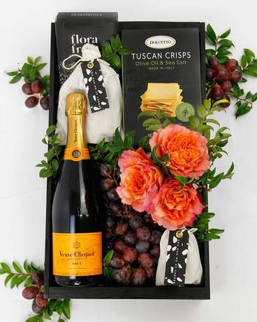 THE CHAMPAGNE CELLAR Gift Basket