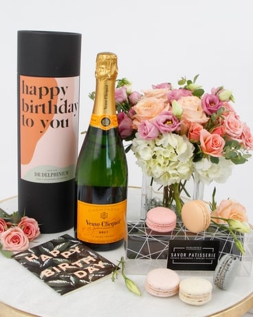 BIRTHDAY BUBBLES // Luxe Flowers & Champagne Set Flower Arrangement