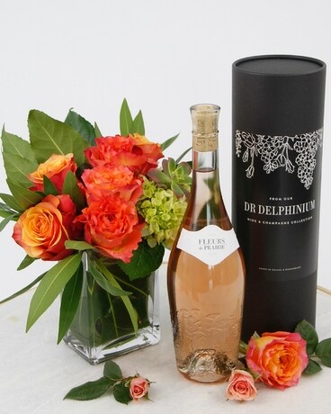 YOU GLOW GIRL // Flowers & Wine Package Flower Arrangement