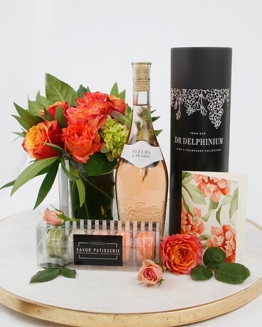 YOU GLOW GIRL // Flowers & Wine Package Flower Arrangement
