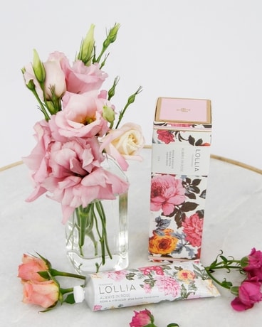 ALWAYS IN ROSE // Spa Day Set Flower Arrangement