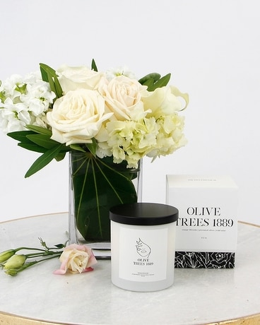 IN LOVING MEMORY // Flowers & Sympathy Candle Flower Arrangement