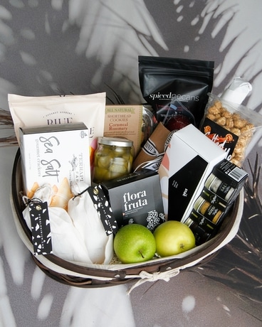 DrD x Truffleist Summer Charcuterie Picnic Gift Basket