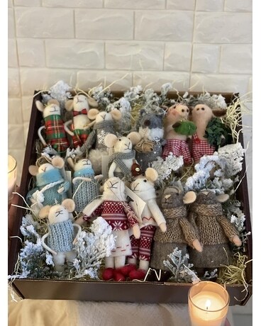 Holiday Rat Pack Flower Arrangement