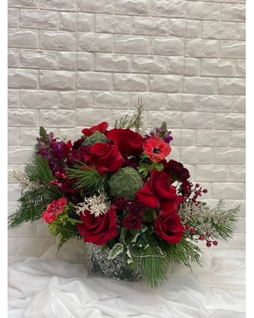 I Sleigh, You Sleigh Flower Arrangement