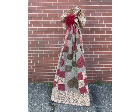 Quilt with Bow Flower Arrangement