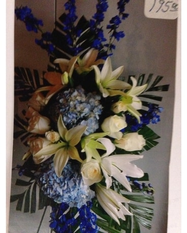 Fresh Spray on Easel Flower Arrangement