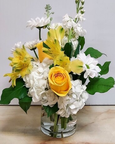 SUNSHINE MEDLEY Flower Arrangement